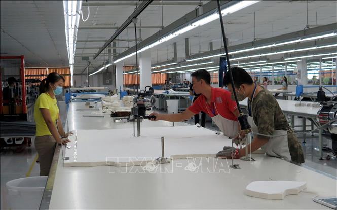 Tận dụng cơ hội từ cuộc chiến thương mại Mỹ - Trung?