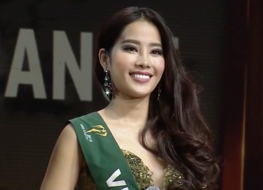 Nam Em lập kỳ tích lọt top 8 Hoa hậu Trái Đất 2016