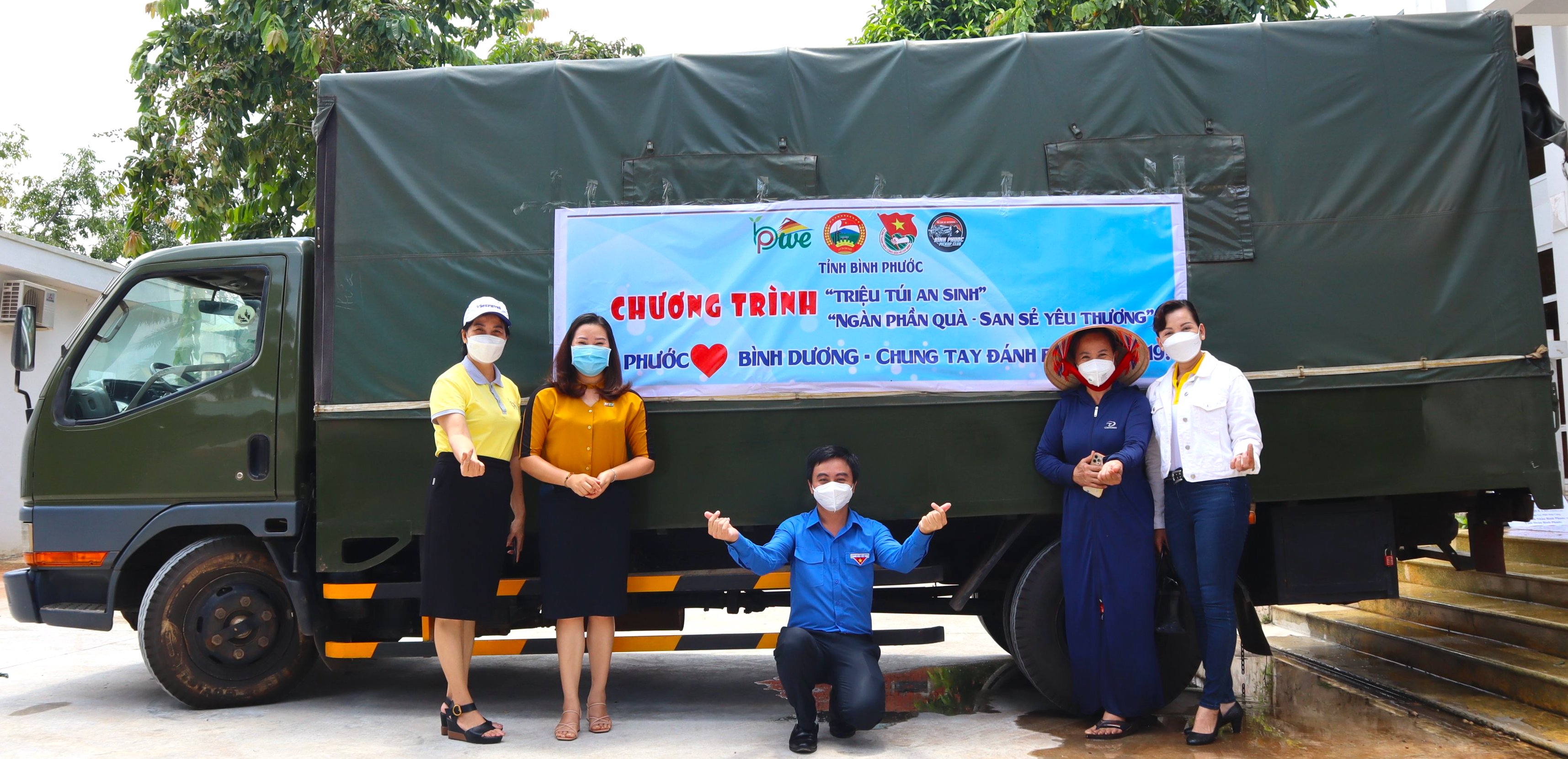 Cộng đồng nữ doanh nhân tỉnh Bình Phước “tiếp lửa” các chiến binh áo trắng ở tâm dịch Bình Dương