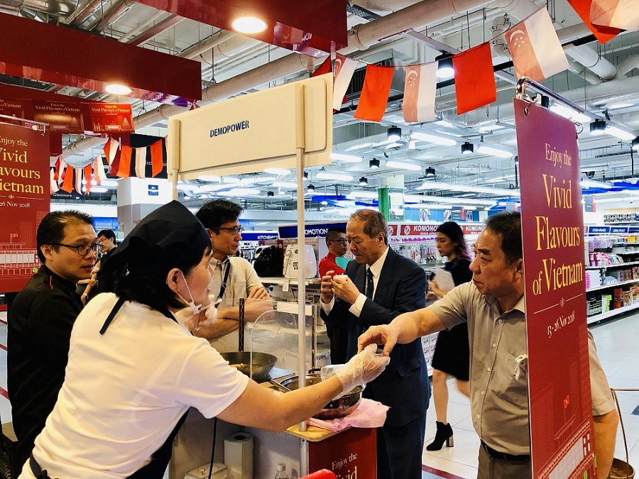 Cơ hội nào đưa hàng Việt vào Singapore qua sàn thương mại điện tử?