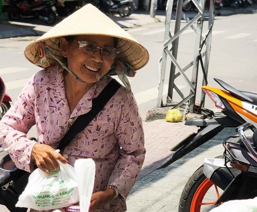 Người Sài Gòn thảo thơm với cư dân nghèo mùa dịch cúm Covid -19