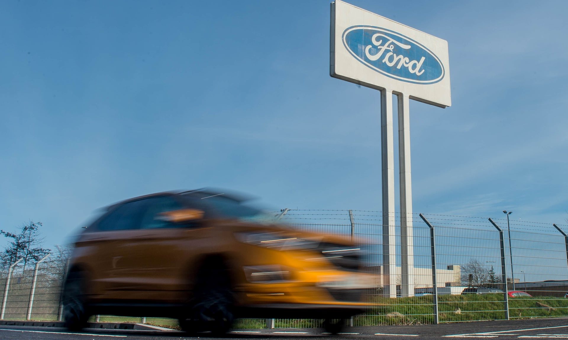 Ford sẽ cắt giảm 7.000 công việc của nhân viên toàn cầu