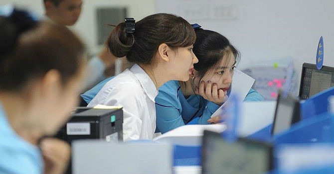 Nhân viên ngân hàng nào hiệu quả nhất và thu nhập cao nhất?