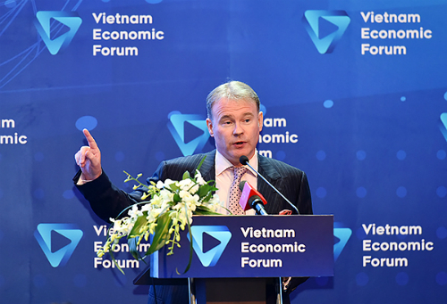 HSC: Huy động vốn dài hạn bằng nâng trần khối ngoại