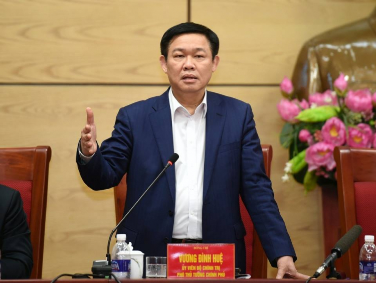 Trục xuất các trường hợp lợi dụng visa du lịch vào Việt Nam để kinh doanh, làm hướng dẫn viên bất hợp pháp