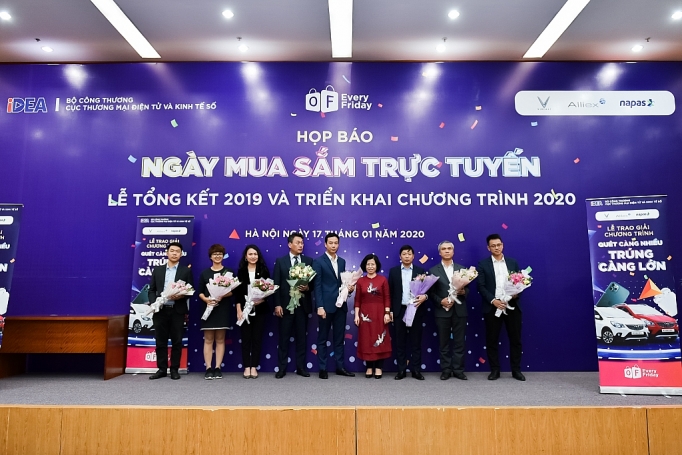 Năm 2020: Chương trình Online Friday triển khai vào thứ sáu hàng tuần