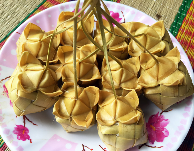 Chỉ có duy nhất ở An Giang: Loại bánh gói bằng lá thốt nốt cực lạ