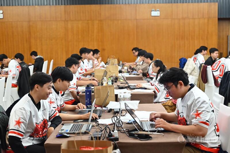Chung kết cuộc thi Hackathon GDG DevFest MienTrung 2025