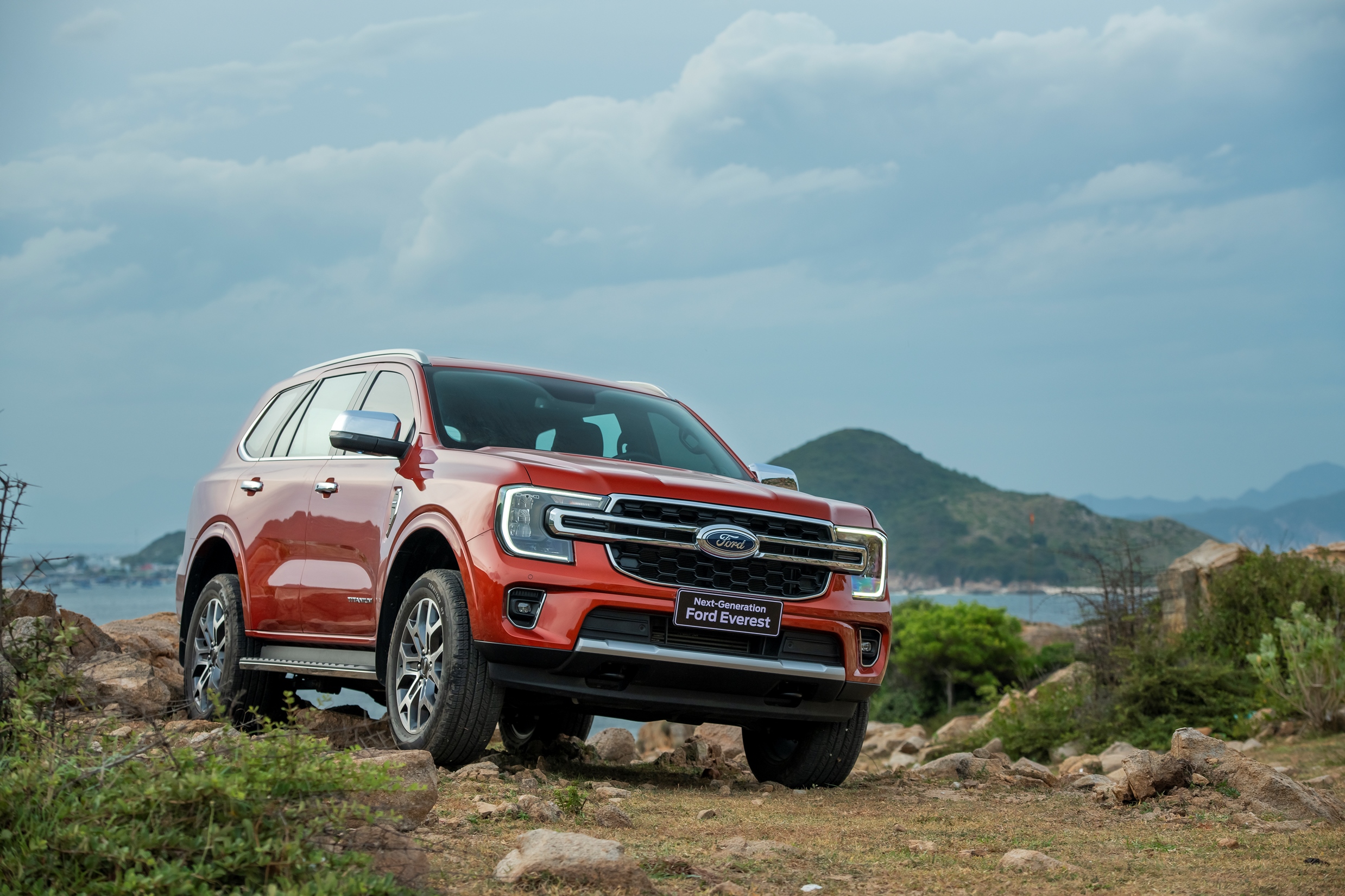 Ford Việt Nam Nâng Cấp Everest Phiên Bản Titanium 4x2 