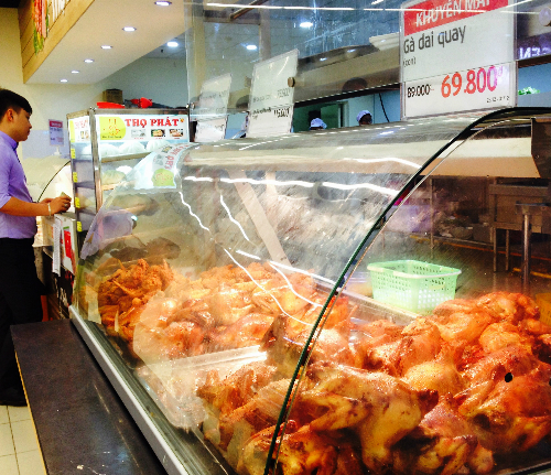 Gà quay siêu thị có giá 'siêu rẻ'