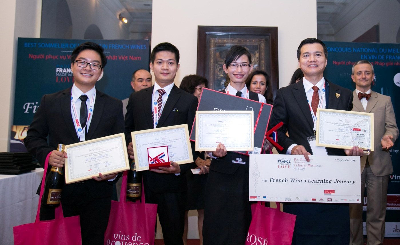 Người phục vụ Vang Pháp giỏi nhất Việt Nam 2015