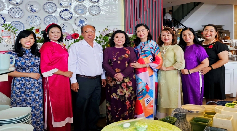 KẾT NỐI KINH DOANH- Phụ nữ Việt Nam Trên đường Hội nhập