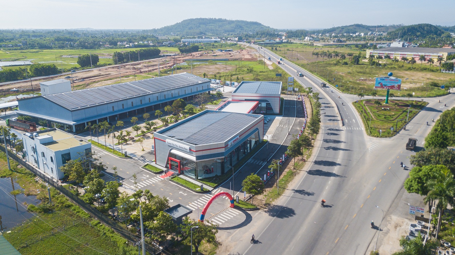 Toyota Việt Nam Ra mắt Toyota Tiến Thu Quảng Ngãi