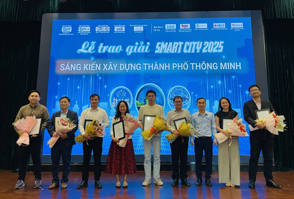 Trao giải Cuộc thi Sáng kiến xây dựng thành phố thông minh - Smart City 2025