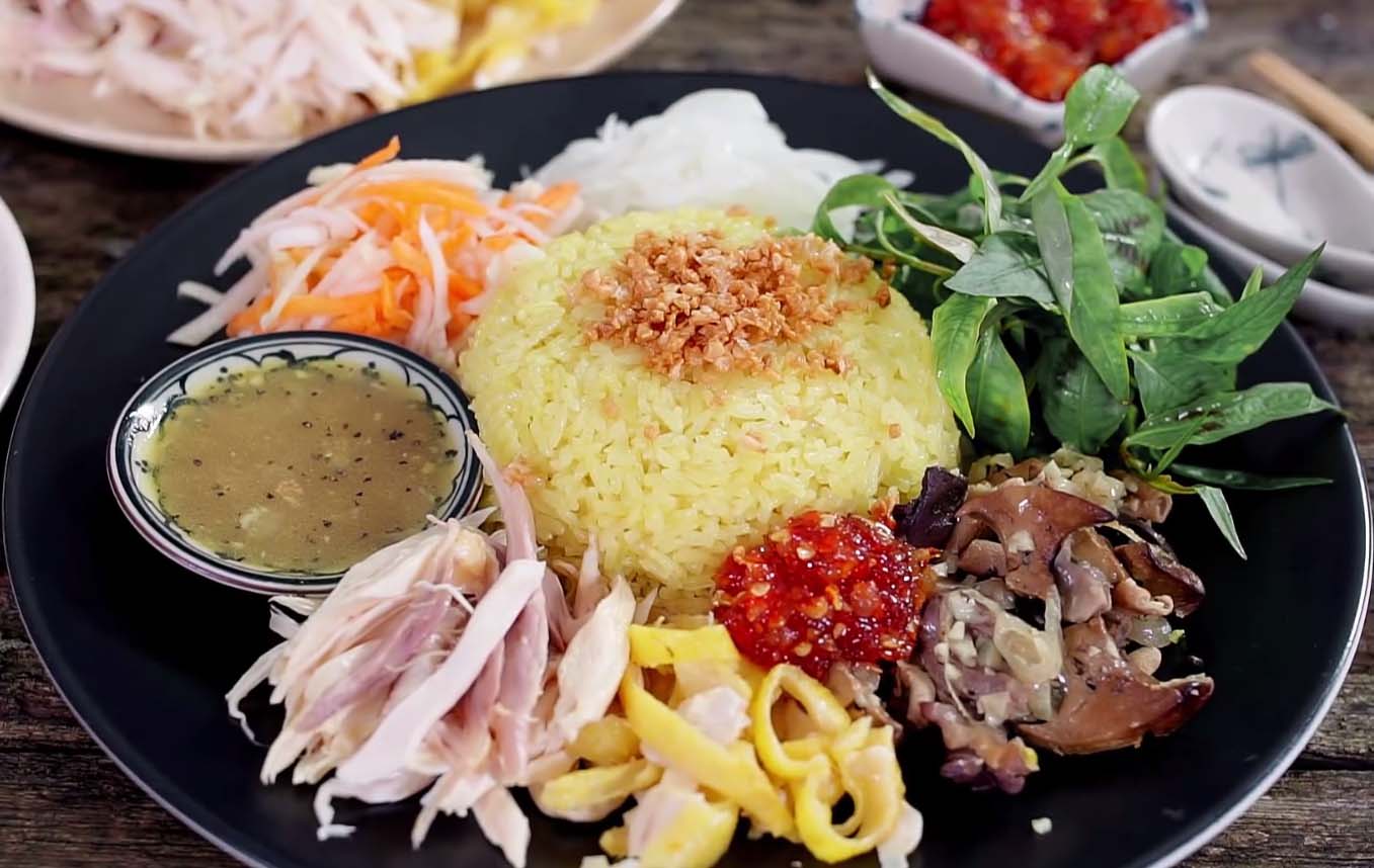 Tự làm cơm gà Hội An chuẩn vị ngay tại nhà không khó nhờ công thức này