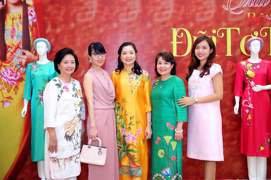 Ra mắt Bộ Sưu tập " Đũi tơ tằm" 