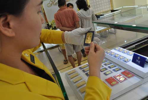 Sáng 4/10, Giá vàng trong nước và thế giới đều giảm