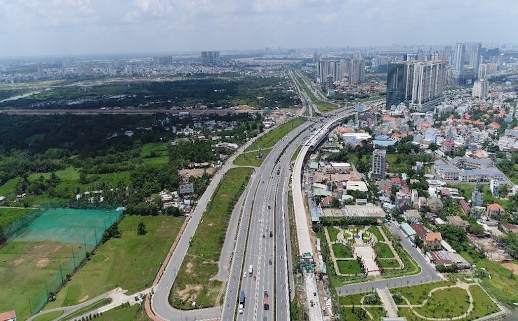 Bất động sản TP.HCM: nguồn cung và lượng giao dịch cùng giảm mạnh, giá vẫn tăng