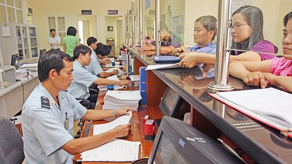 Cắt “giấy phép con”, 1 bộ dẫn đầu, nhiều bộ khác vẫn đang “hứa”