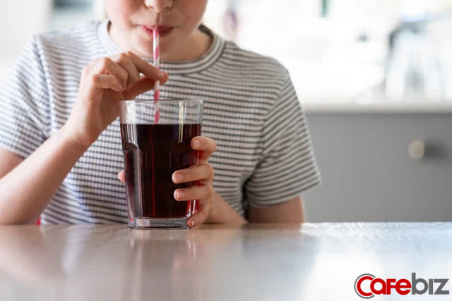 Chiến dịch marketing nhớ đời của Coca-Cola: Tung ra lon Coke chứa nước clo thối như mùi xì hơi, ‘đốt sạch’ 100 triệu USD trong 23 ngày