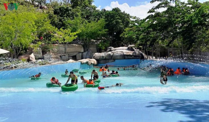 Doanh nghiệp khôi phục kinh doanh, người lao động phấn khởi