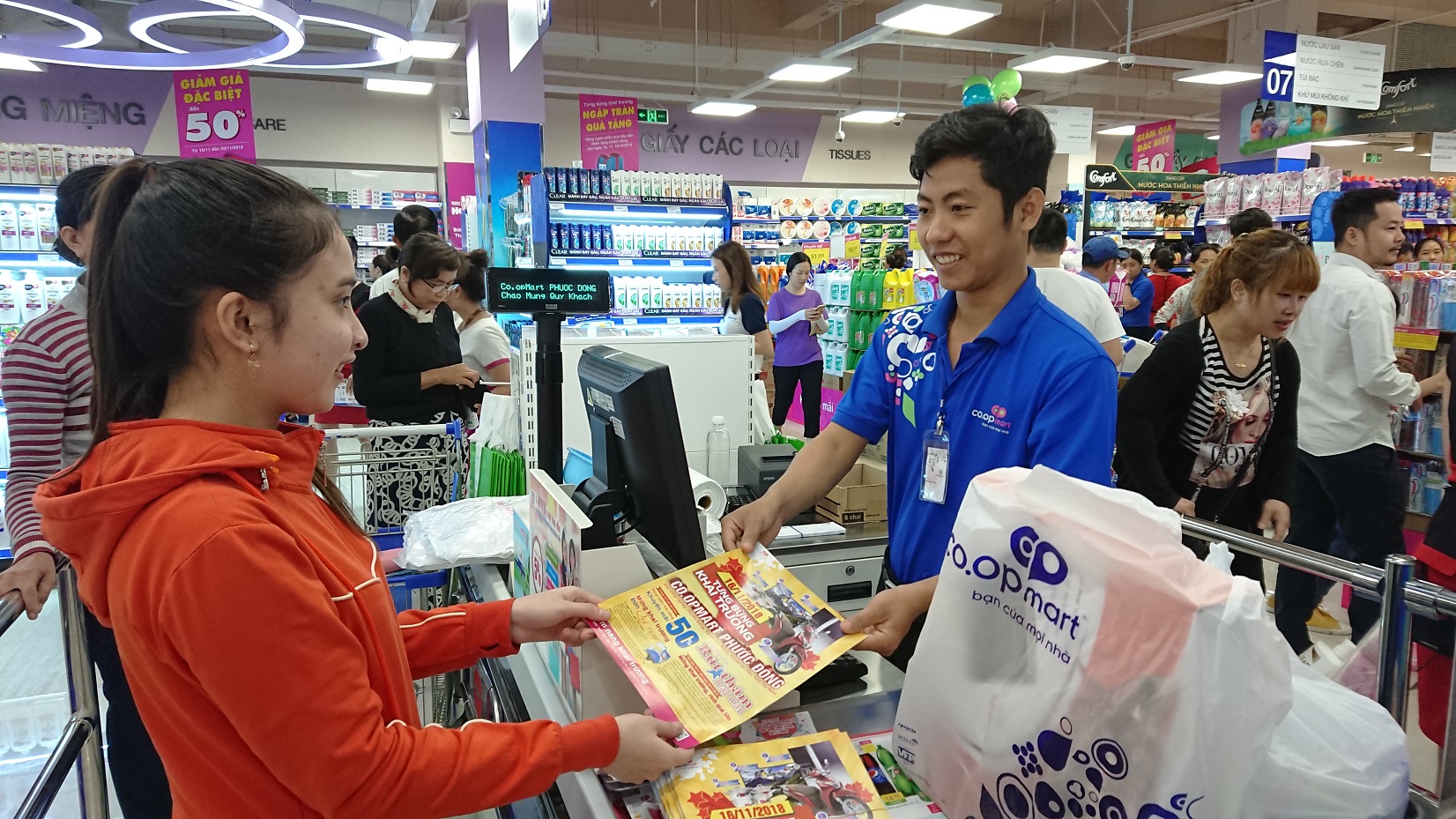 Khai trương siêu thị Co.opmart 102 trên toàn quốc