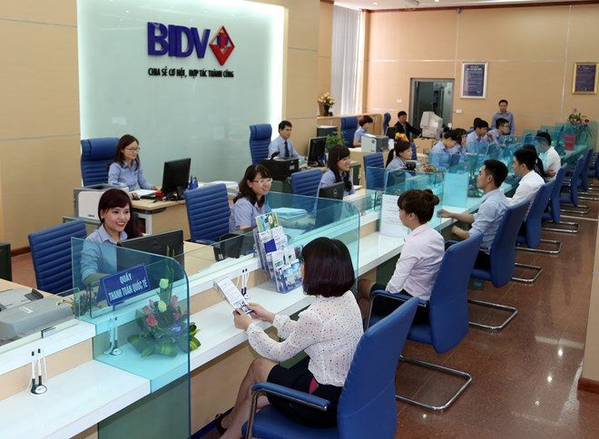 Ngân hàng tìm cách tăng vốn điều lệ: Cái khó ló cái khôn