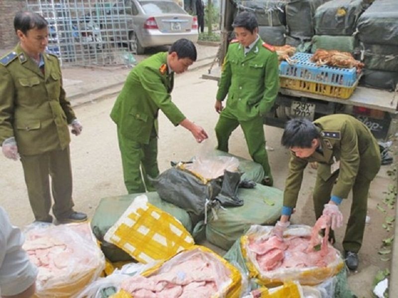 Nóng thực phẩm bẩn giáp Tết