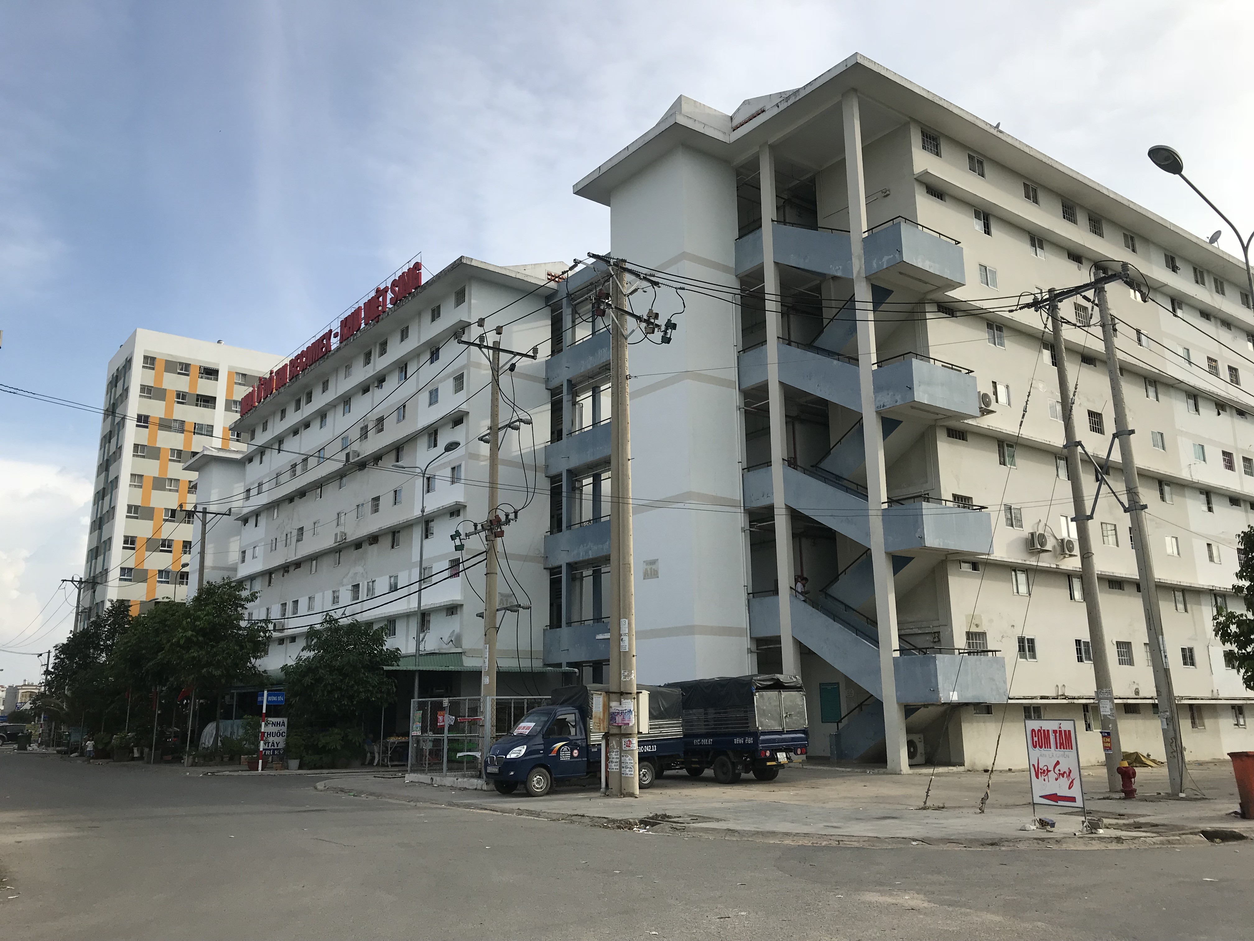 Bất động sản TP.HCM: Nhà ở xã hội vẫn là điểm nghẽn lớn nhất
