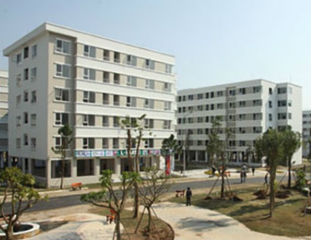 Nhà ở bình dân và cao cấp vẫn giao dịch nhộn nhịp