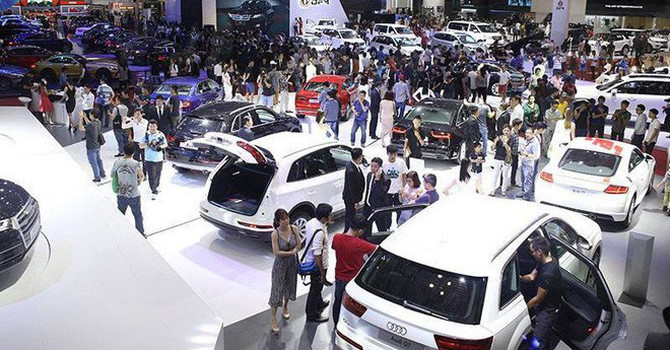 Cả tuần chỉ nhập khẩu được 3 ôtô con, xe nhập khan hàng?