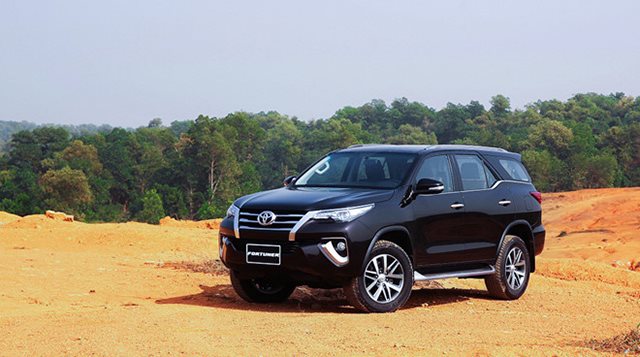 Tăng trưởng sốc, xe nhập khẩu hợp sức kéo doanh số Toyota