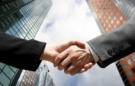 Tỉ phú Phạm Nhật Vượng chính thức bắt tay với Tập đoàn Tân Hoàng Minh