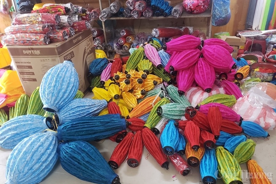 Nghề làm đèn lồng Trung thu tại Hội An