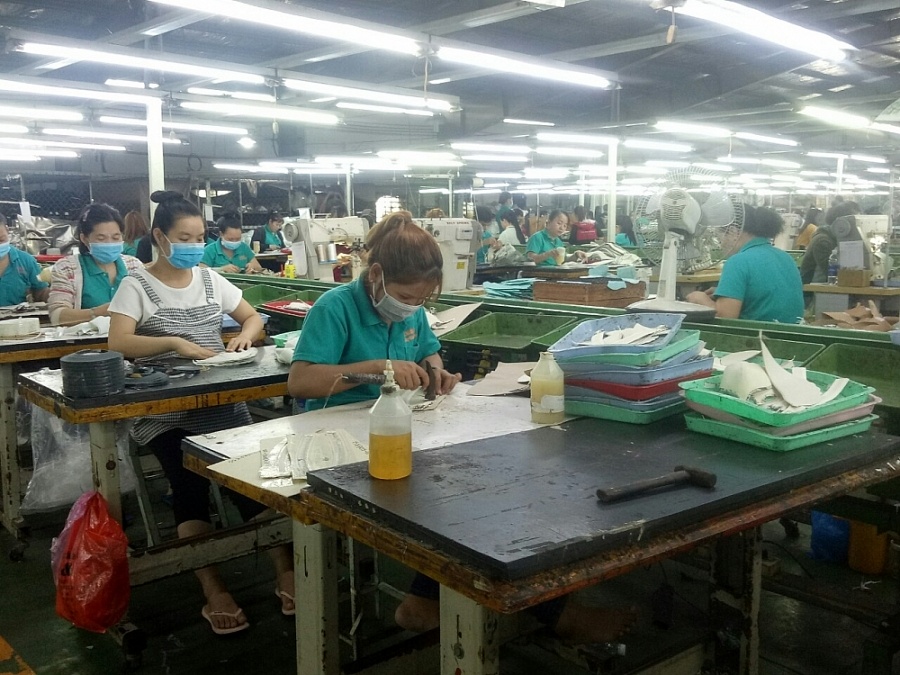 Đơn hàng khởi sắc trở lại, doanh nghiệp da giày chưa hết lo