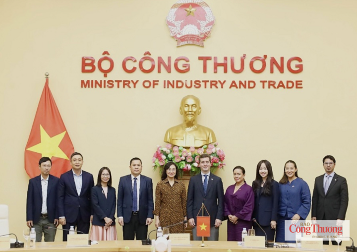 Ngày 29/7/2026, tại trụ sở Bộ Công Thương, Thứ trưởng Phan Thị Thắng có buổi làm việc với Thứ trưởng Bộ Ngoại giao Panama Carlos A. Hoyos.