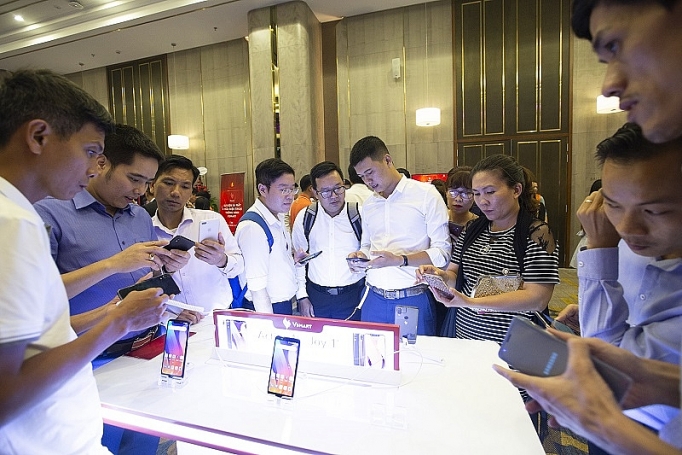 Thị trường smartphone Việt Nam: Cánh cửa nào cho thương hiệu Việt?