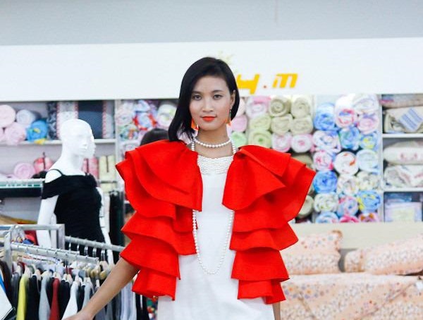 Hồng thì quê, đỏ thì chóe, nhưng đố ai tìm ra điểm trừ nào ở món đồ màu này