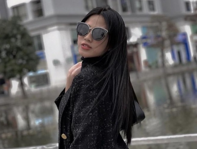Hoa hậu Đỗ Thị Hà mặc kín mít vẫn xinh đẹp, Tiểu Vy nhí nhảnh hết cỡ bên Trường Giang