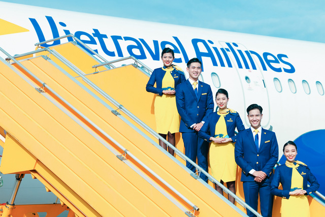 Vietravel Airlines ra mắt nhận diện trang phục và ký hiệu hãng bay: Dùng tông màu chủ đạo vàng – xanh dương giống Vietnam Airlines