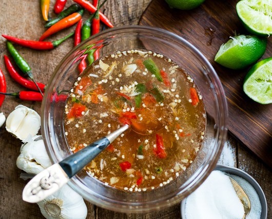 Pha nước mắm "thần thánh" chấm gì cũng ngon chỉ trong 10 phút
