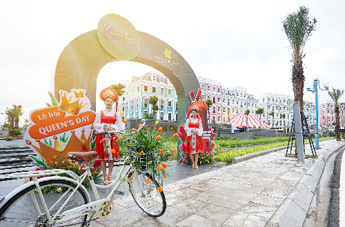 Lễ hội Queen’s Day bên vịnh Hạ Long