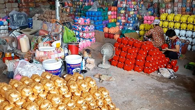 Thủ phủ 'heo vàng' làm không ngớt tay ngày cuối năm