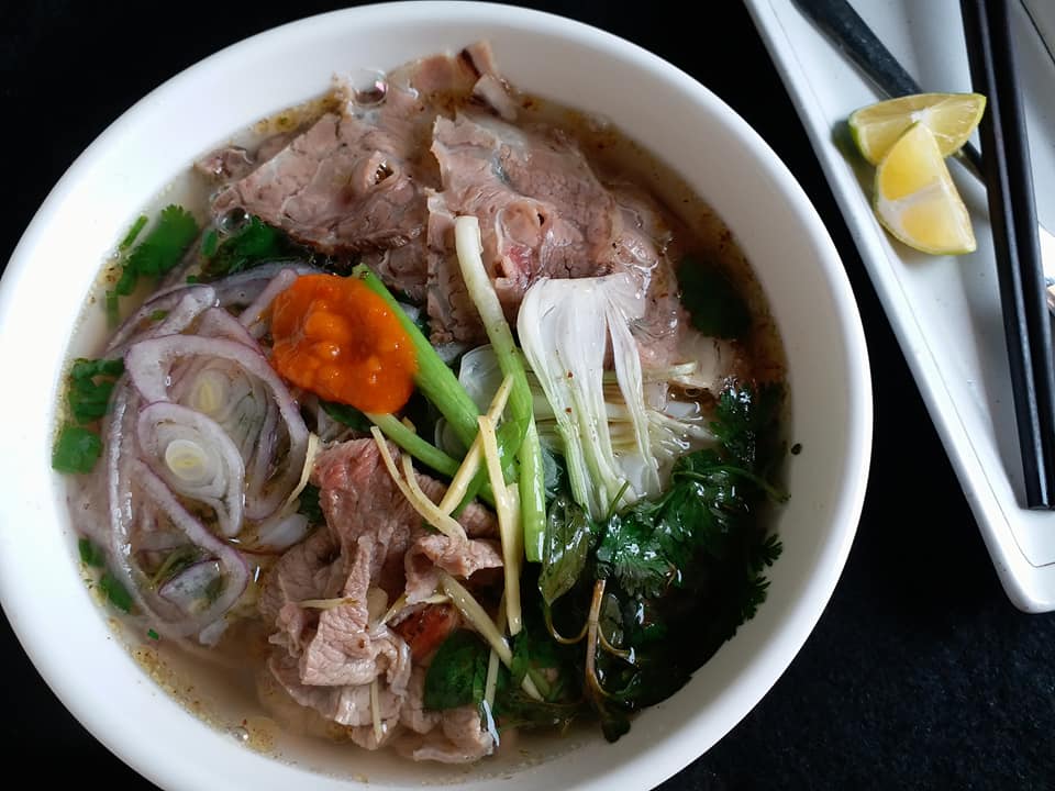 Công thức bất bại nấu phở ngon hơn ngoài quán, cả nhà mê tít