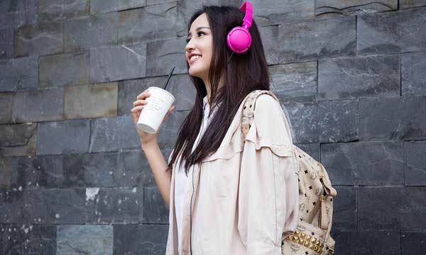 Mai Phương Thuý tự nhận mình đẹp và quyến rũ nhờ... chứng đãng trí
