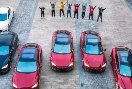 21 tuổi lập nghiệp, 5 năm sau thành tỷ phú, tặng xe hơi cho cả công ty