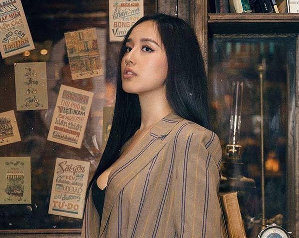 Giai nhân cũ của Cường Đô la quá gợi cảm với cách mặc "quần tàng hình"
