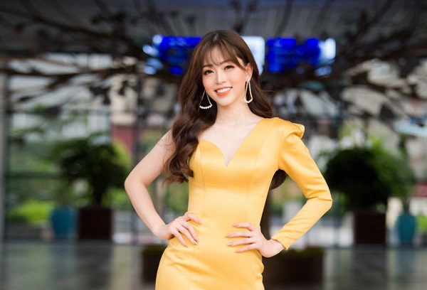 Top đẹp tuần: Jennifer Phạm khoác lên mình 'màn sao trời' sau sự cố ngất xỉu