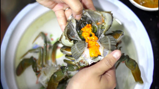 2 cách nấu lẩu cua đồng, biển siêu ngon như ngoài hàng