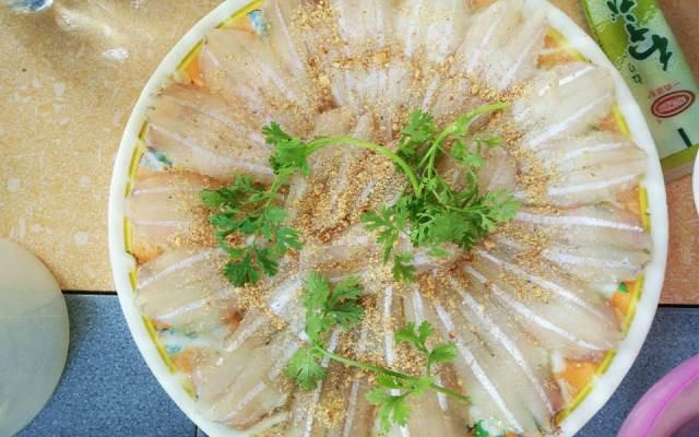 Bình Định: Thứ gỏi cá được ví như “sushi“ phiên bản Việt, tươi rói, giòn tan, nồng nàn vị biển